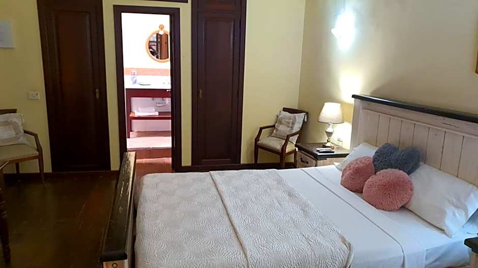 Hotel Rural La Raya 1866