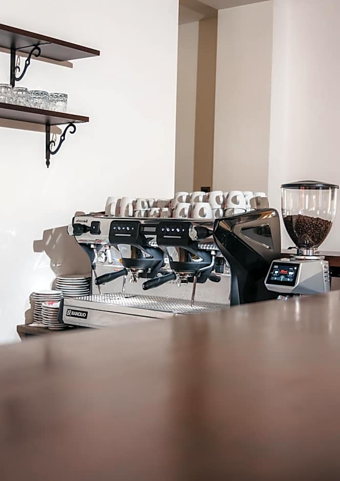 Pansion Mihića dvori