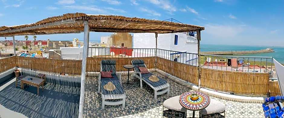 Art Riad Au Bord De La Mer