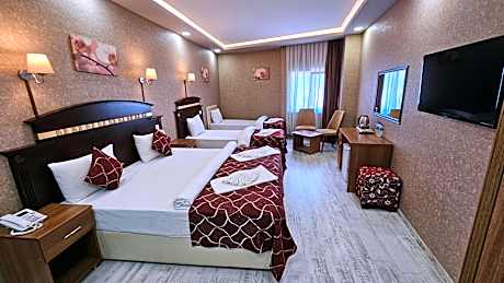 Quadruple Room with Mountain View