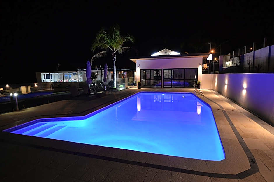 Country Comfort Amity Motel