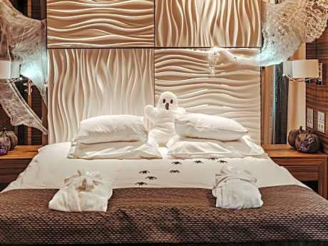 Themed Suite
