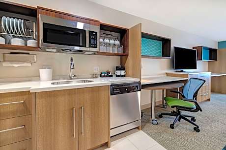 1 Queen Bed Studio Nonsmoking