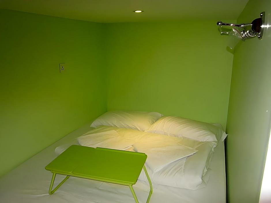 Thirty Three Stewart Houze Guest House