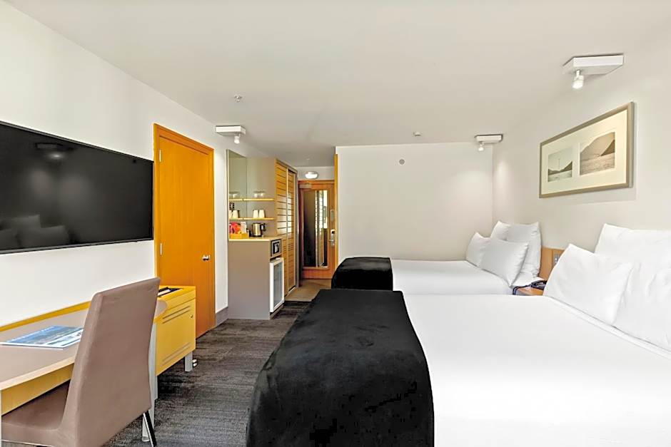 Novotel Queenstown Lakeside