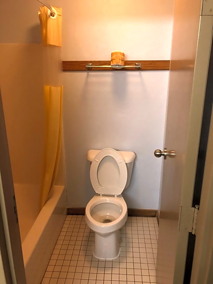 Denison Inn & Suites