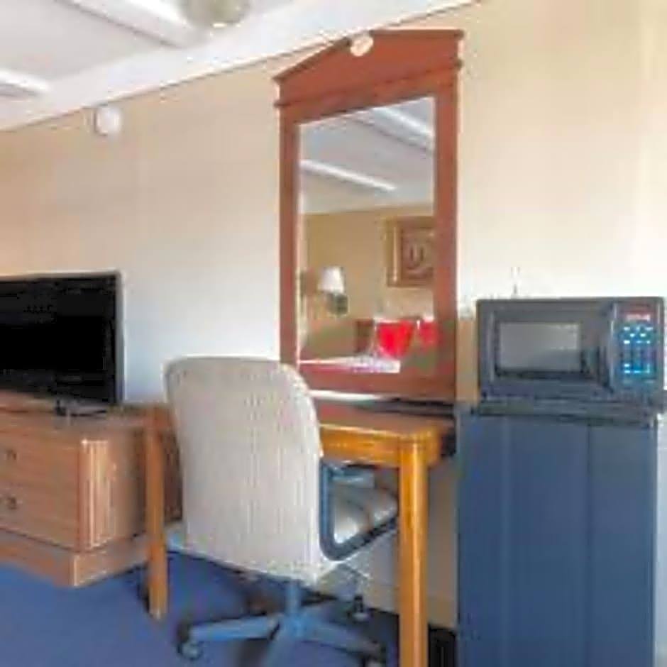 OYO Hotel Wadsworth OH I-76