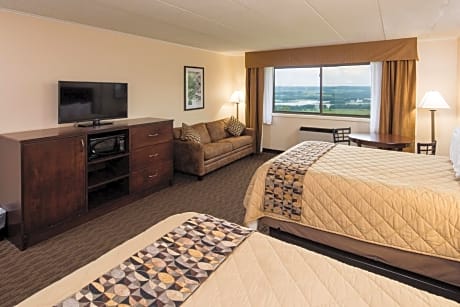 Premier Room with Two Queen Beds - Court Side 1