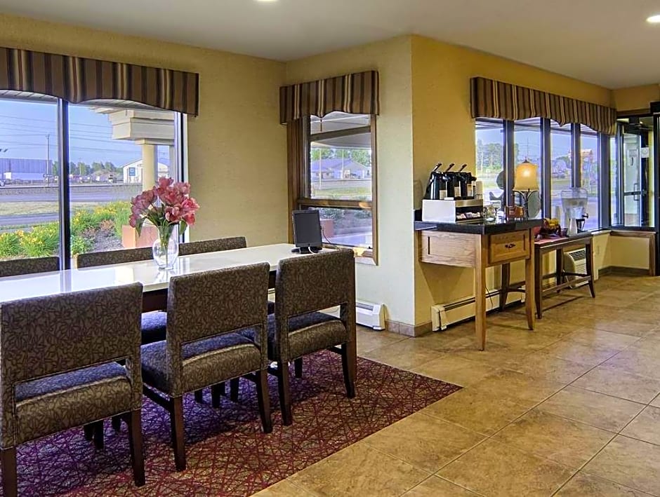 Quality Inn & Suites Detroit Lakes