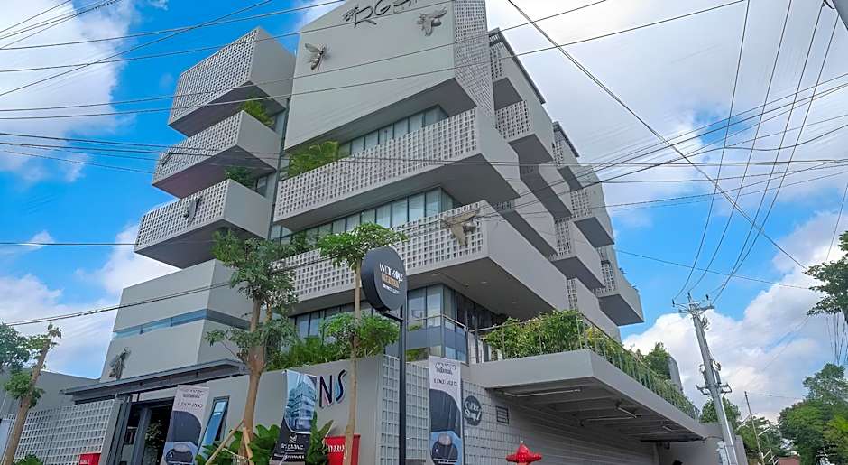 Sans Hotel RG Living Jogja by RedDoorz