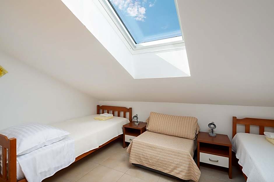 Apartments Vucica, Sevid