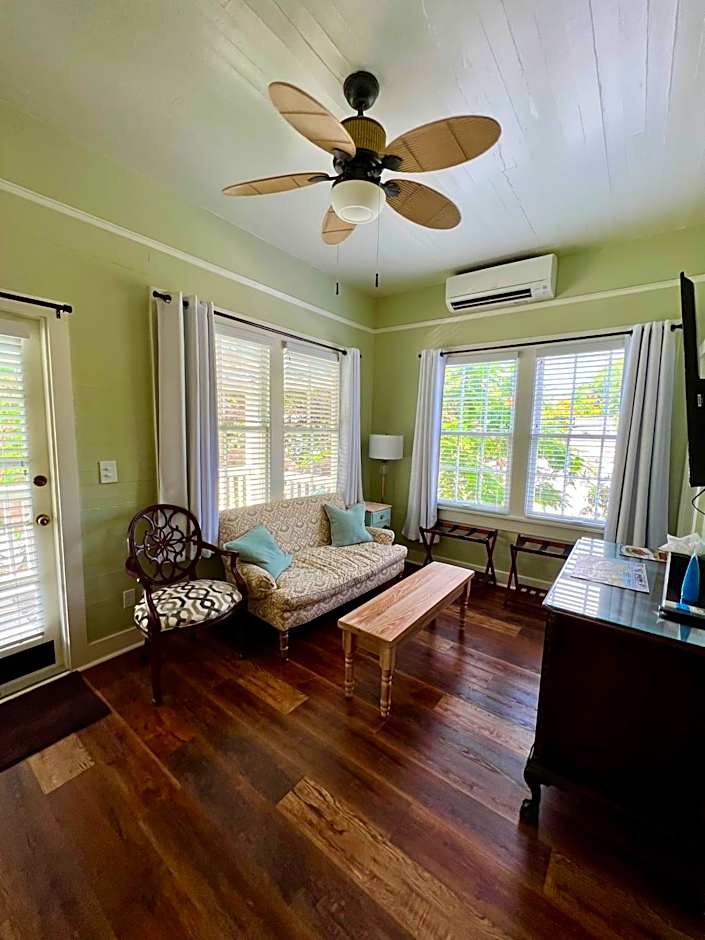 The Porch on Frances Inn - Adults Exclusive