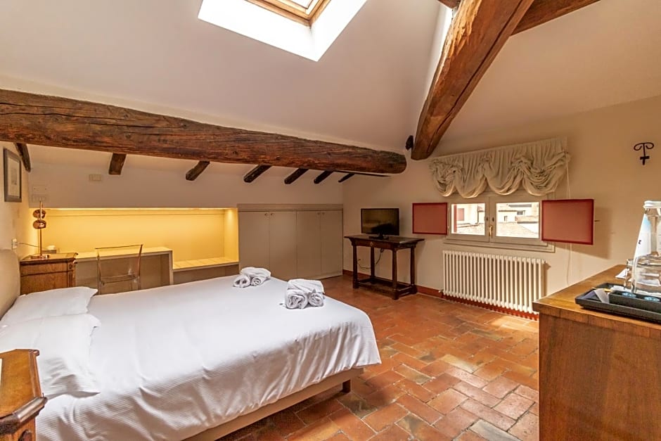 Casa Isolani Charms Rooms Santo Stefano