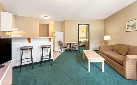 2 Queen Beds Suite Non-Smoking