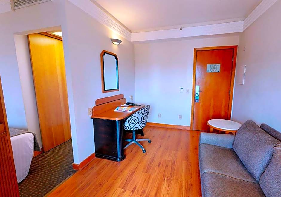 Estanplaza International