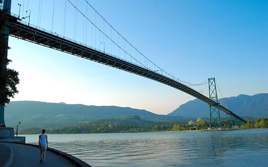 Rosellen Suites At Stanley Park