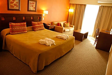 Deluxe Double Room with Spa Access