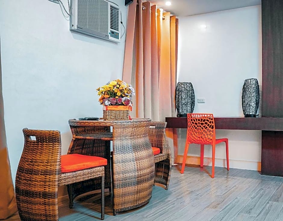 Aya Hotel & Residences