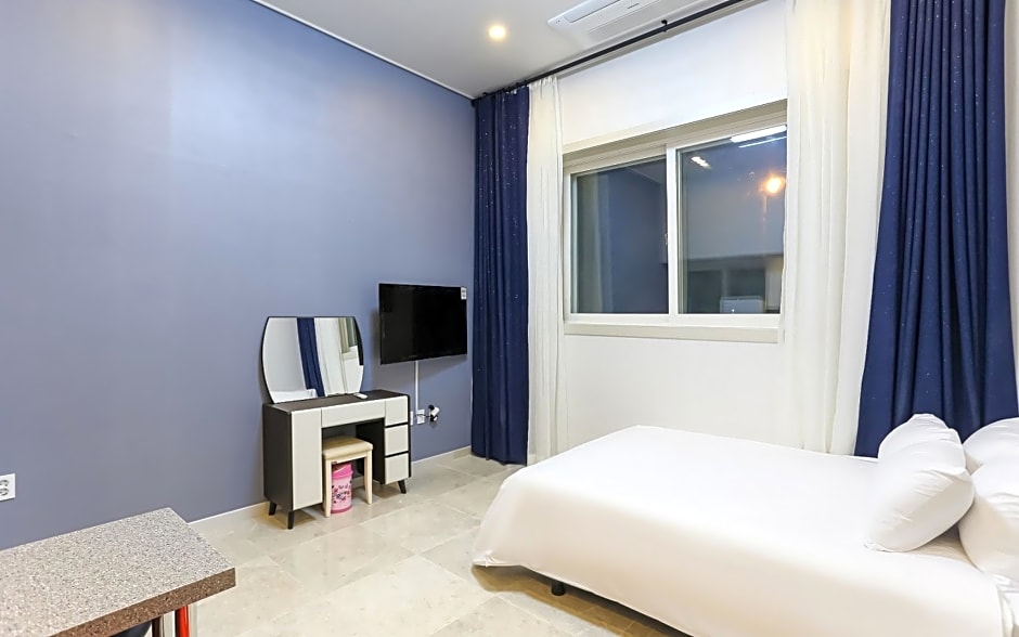 Gangneung Buchaegil Motel and Pension