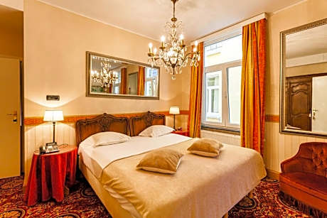 Courtyard Deluxe Suite with Bath