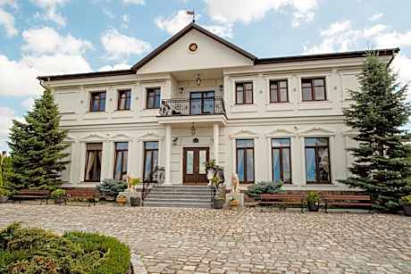 Pałac Uniejów