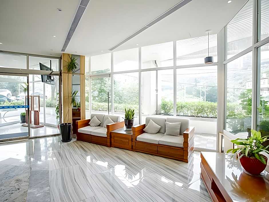 Pacific Hot Spring Hotel Green Bay