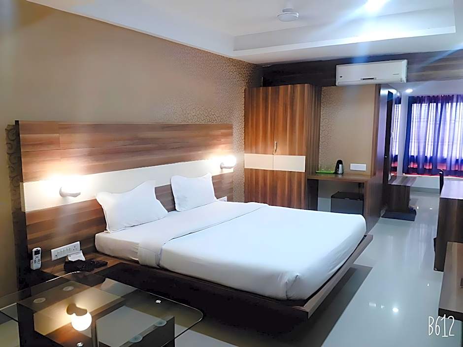 Foto 1 daripada 2 — 1 King Bed
