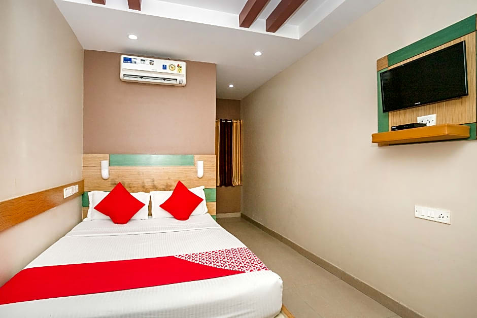 OYO 436 Emirates Suites