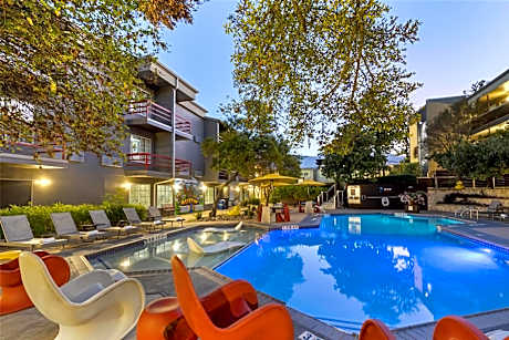 Aiden Austin City Hotel