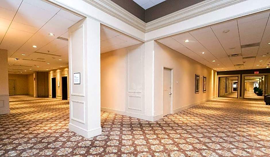 Adams Mark Hotel And Conference Center