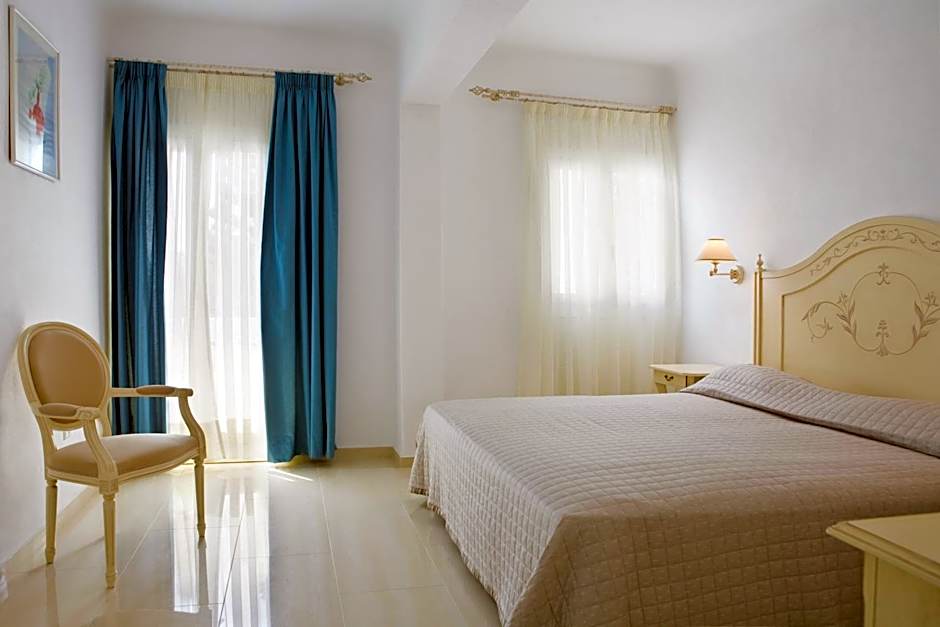 Kamari Hotel