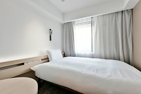 Single Room with Shower Booth - Non-Smoking