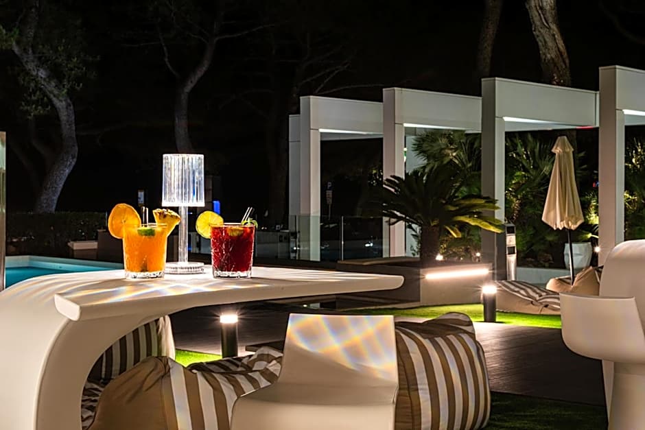International Beach Hotel