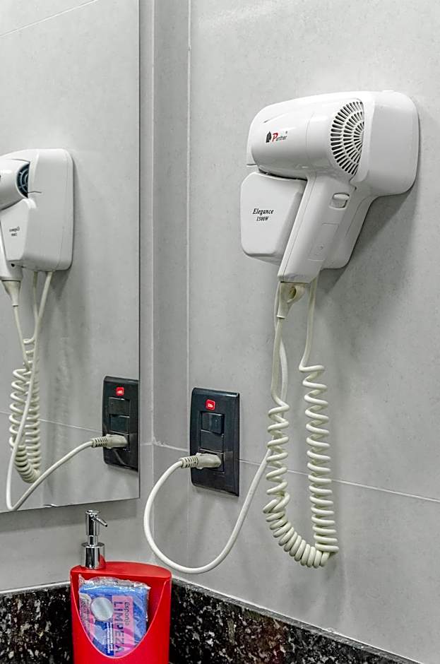 Suíte PÉ NA AREIA com PISCINA, WIFI e ESTACIONAMENTO em PONTA NEGRA