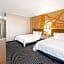 La Quinta Inn & Suites by Wyndham Waco Downtown - Baylor