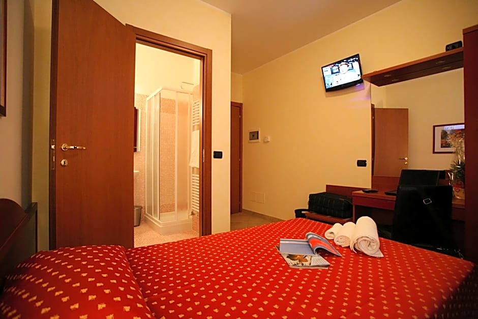 Photo 1 of 7 of Double Room