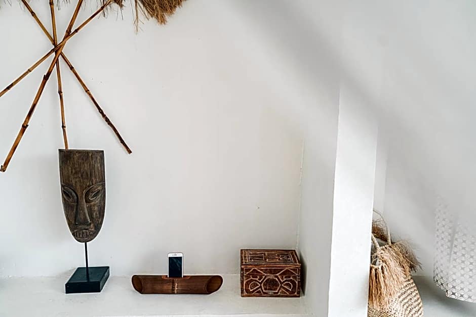 Woywoy Escape Bresela Adults Only