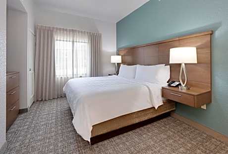 One-Bedroom King Suite