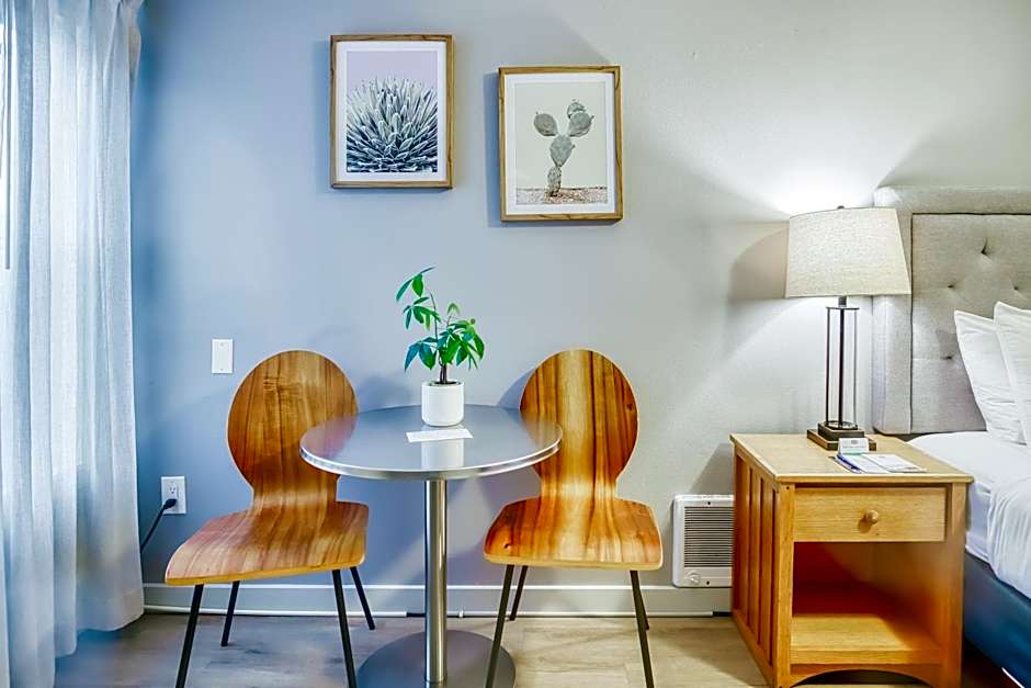 Inn at Haystack Rock