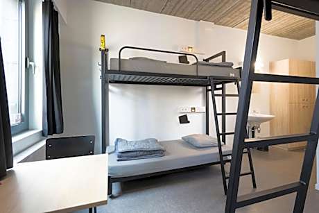 Quadruple Room with Private Bathroom