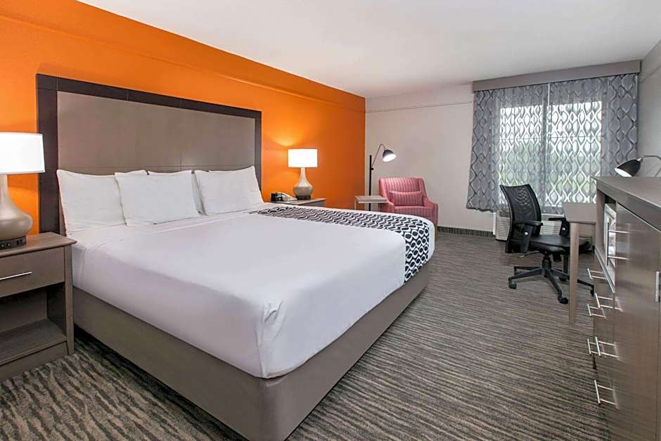 La Quinta Inn & Suites by Wyndham Fredericksburg