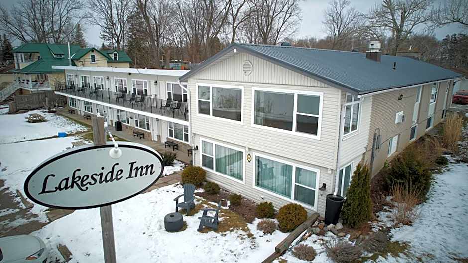 Lakeside Inn