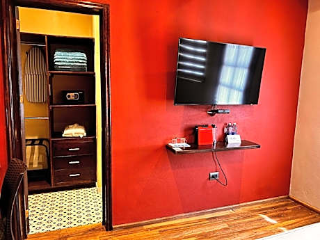 Suite with Garden View