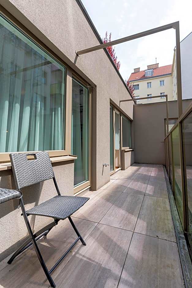 Pakat Suites Hotel