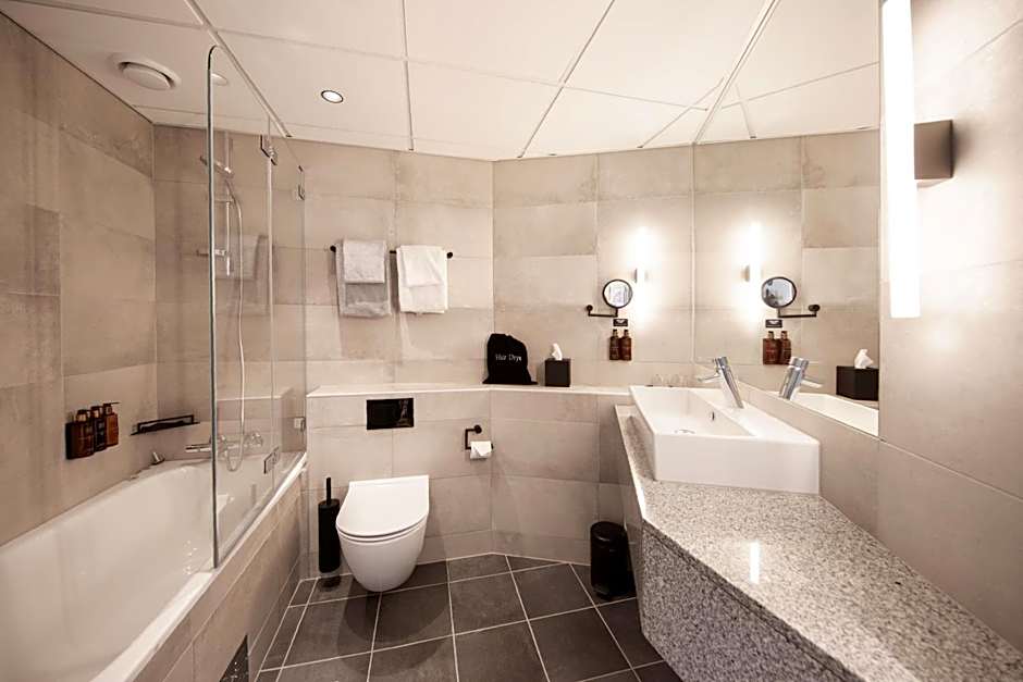 Clarion Hotel The Hub