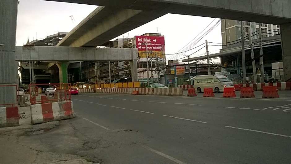 A & P House Charansanitwong