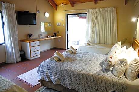 Family Room with Garden View