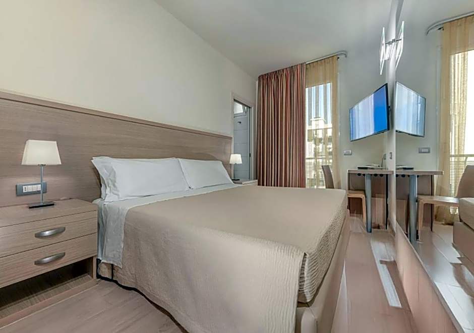 Hotel Kursaal - FRONTE MARE CON PISCINA