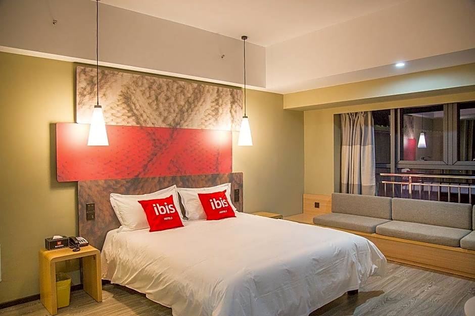 ibis Weihai Oriental New Ground  Hotel