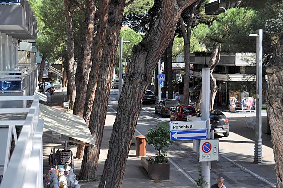 Hotel Susy - Bakery & Gluten Free Home Made - direttamente su viale Dante a due passi dal mare